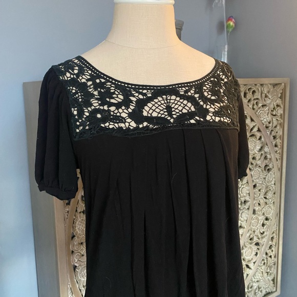 [Forever 21] Black Crocheted Top - Picture 5 of 5